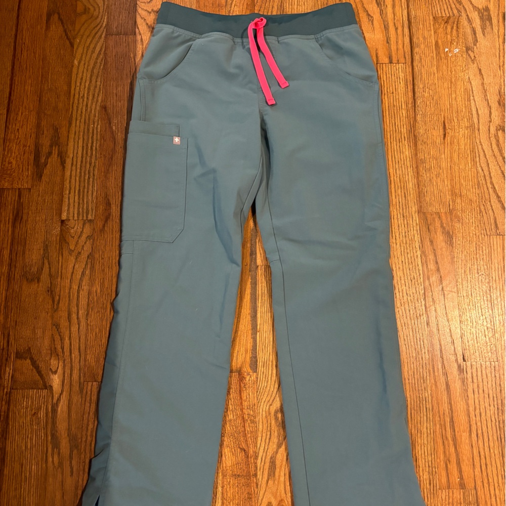 Women’s Figs Scrub Bottoms, size XS